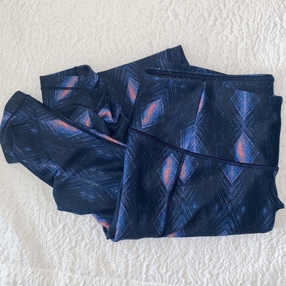 Calia by Carrie Underwood Diamond Accents Ruched Bottom Leggings - Picture 1 of 11